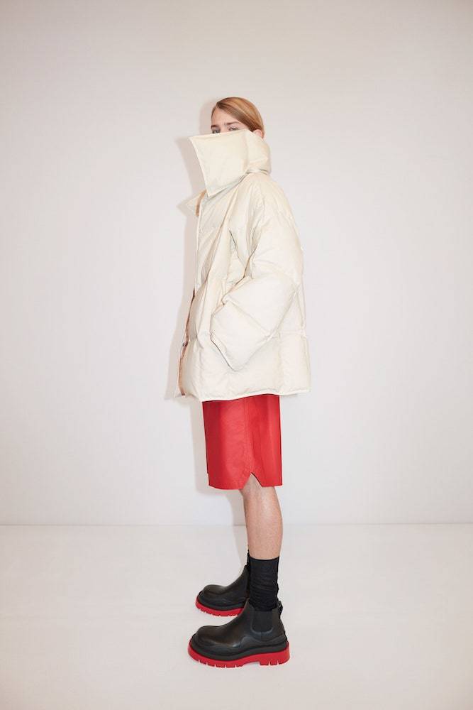 Завернуться в облако и успокоиться. 15 антитревожных пуховиков из новых коллекций (фото 14)