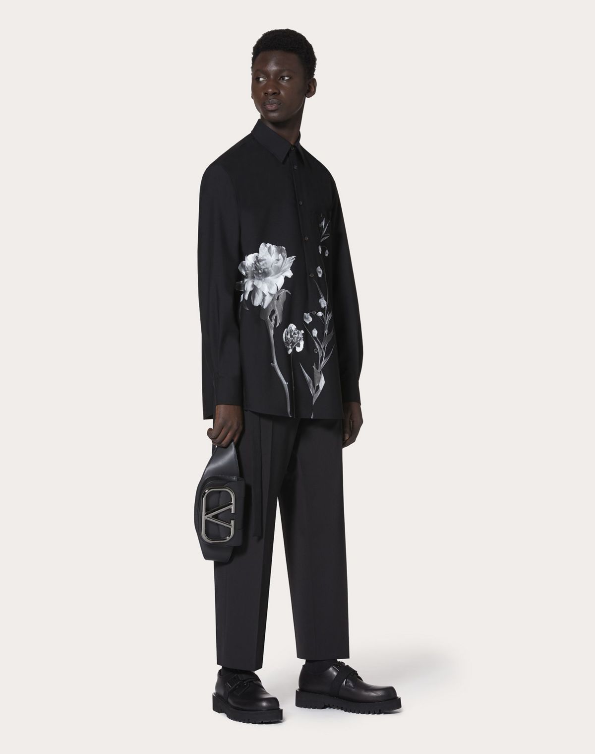 Что носить, пока музеи закрыты: 15 вещей, объединяющих искусство и моду (фото 13)