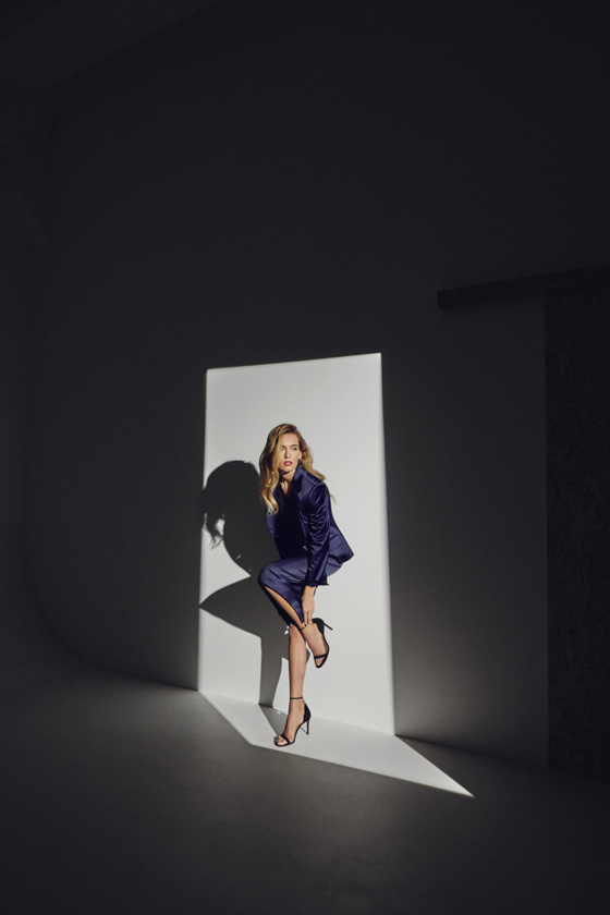 Новогодняя коллекция Charuel: power dressing из атласа и органзы (фото 7)