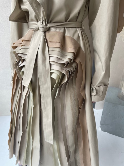 Вопрос из разряда вечных: где купить тренчкот? У камерных российских марок! (фото 1)