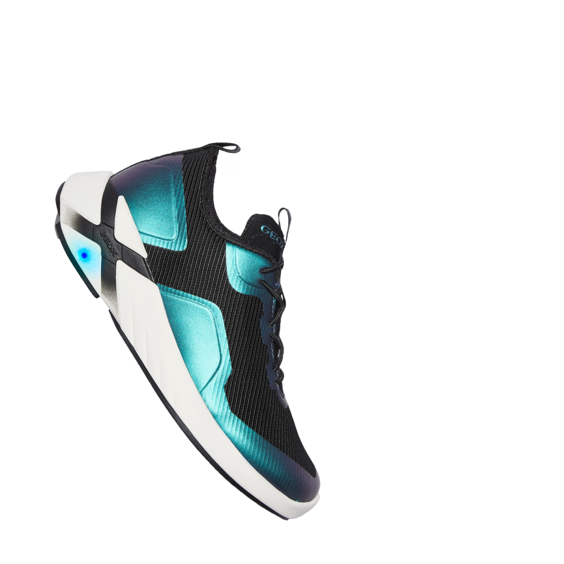 Кроссовки с встроенной видеоигрой, эко-сникеры и другие новинки в весенней коллекции Geox (фото 11)