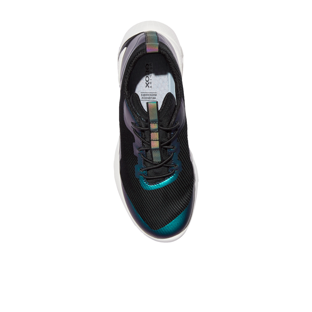 Кроссовки с встроенной видеоигрой, эко-сникеры и другие новинки в весенней коллекции Geox (фото 12)