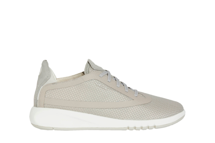 Кроссовки с встроенной видеоигрой, эко-сникеры и другие новинки в весенней коллекции Geox (фото 14)