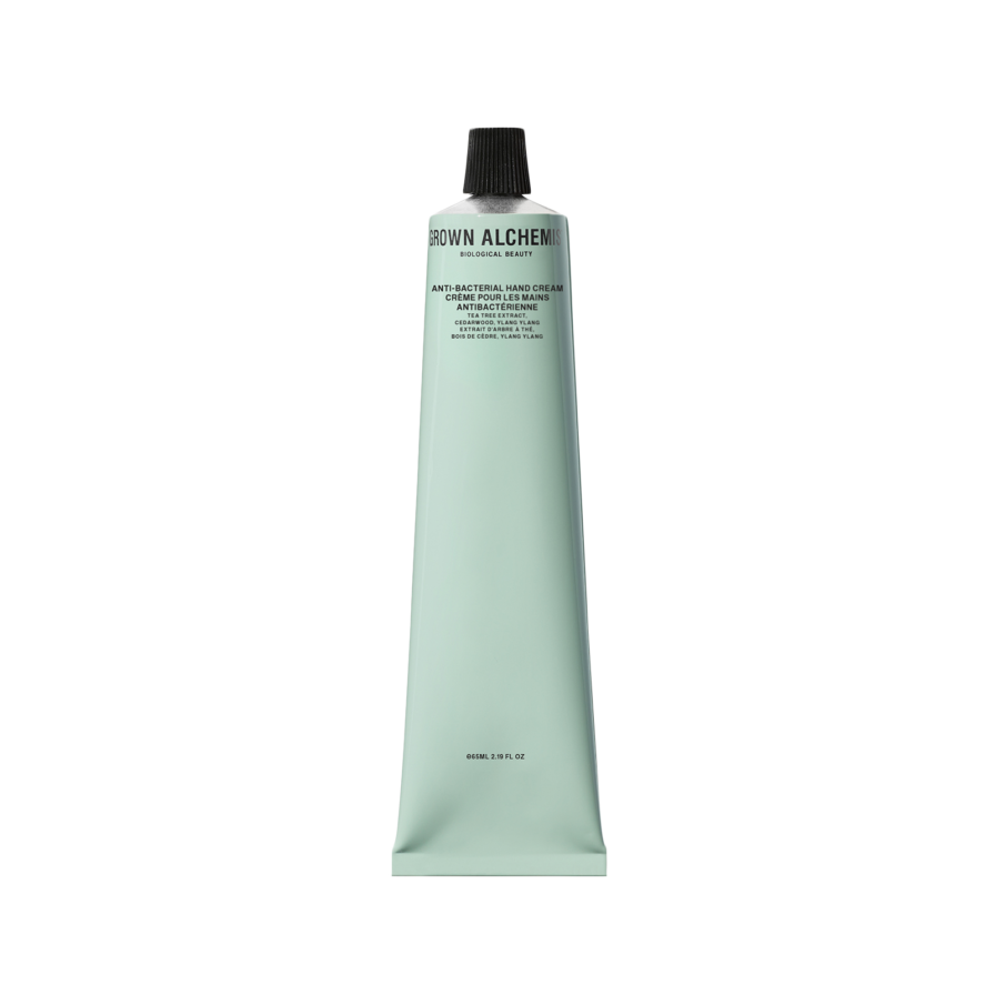 Шампунь-пудра, блеск для губ с перцем и другие бьюти-новинки недели (фото 4)