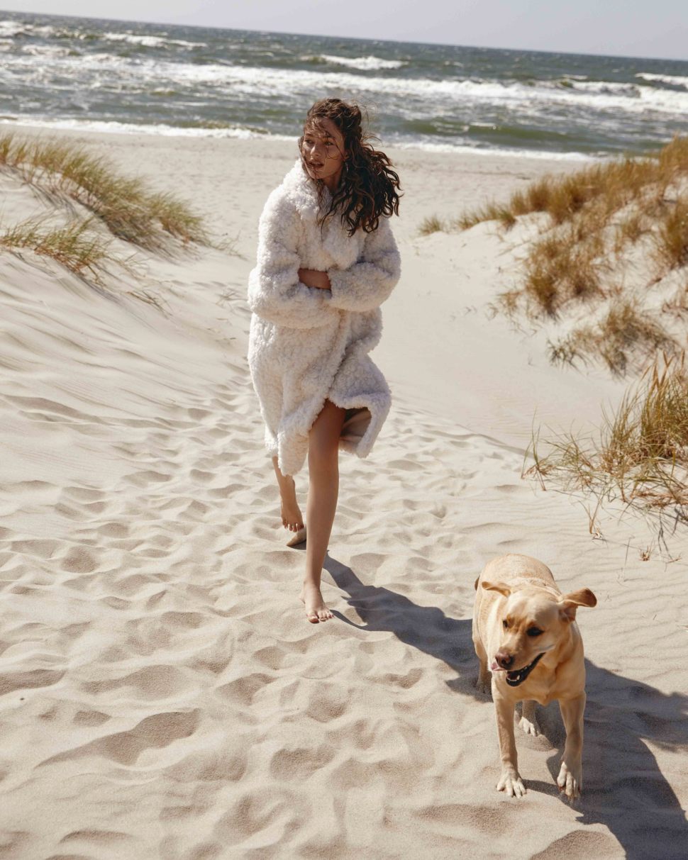 Что с чем носить в этом сезоне: гид BURO. по актуальной верхней одежде (фото 26)