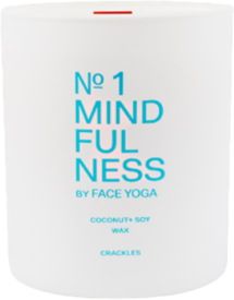 Свеча для медитации, макияж ко Дню святого Валентина и другие бьюти-новинки недели (фото 6)