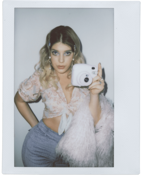 Эклектика, эко и немного уверенности — разбираем коды стиля зумеров (фото 4)