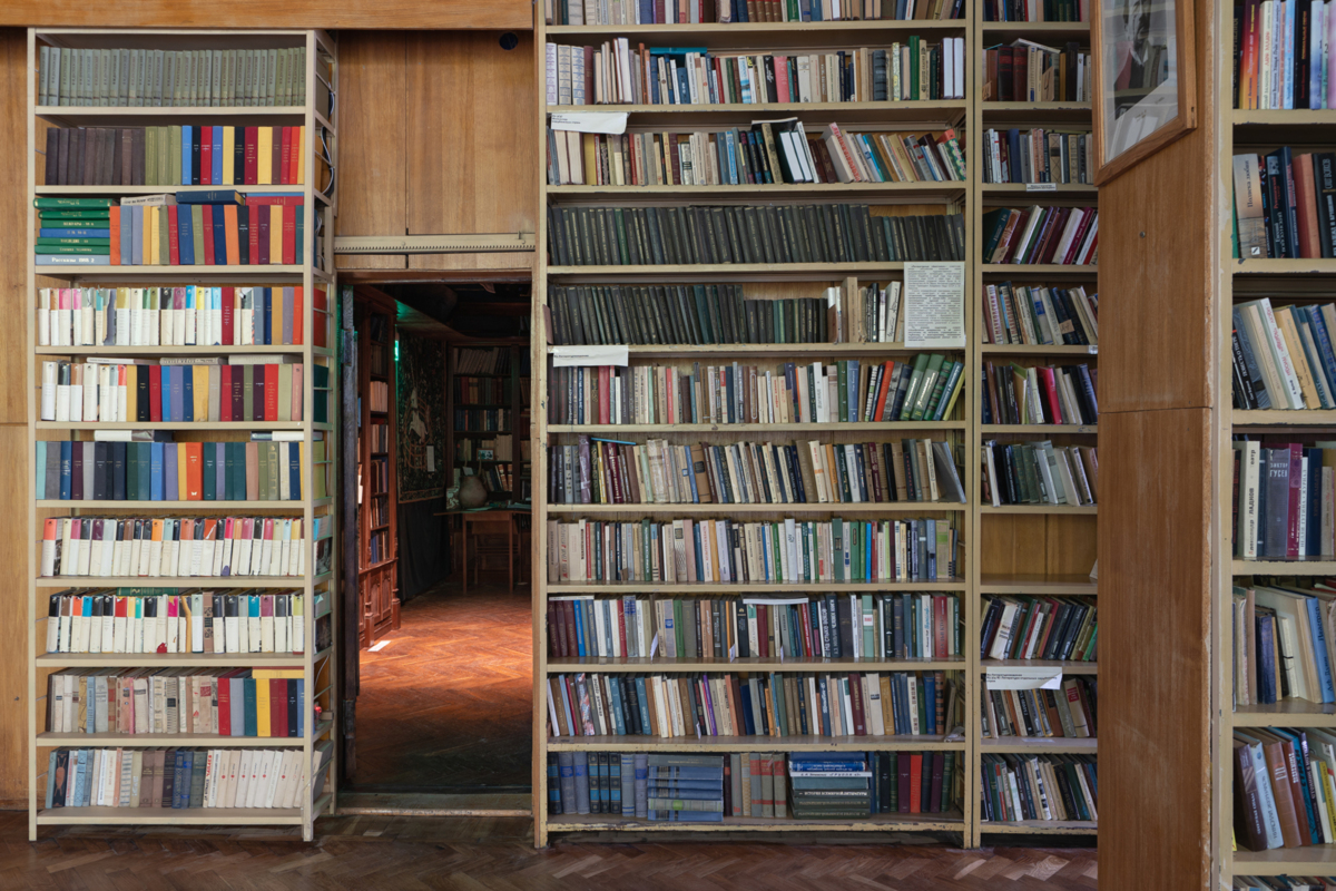 Самые красивые библиотеки России. Часть 3: библиотека в Доме творчества Переделкино (фото 28)