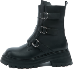 Тенденции обуви сезона осень-зима 2022: хайкеры, жокейская и байкерская (фото 14)