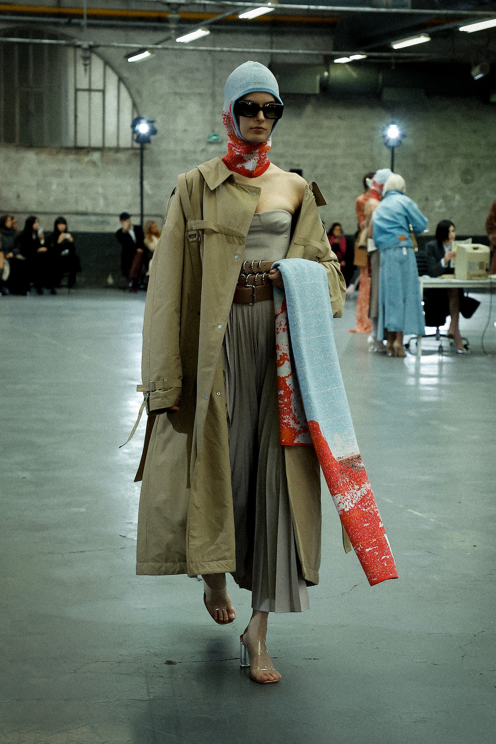 На фэшн-показ как в музей. Искусство в коллекциях осень-зима 2023 (фото 6)