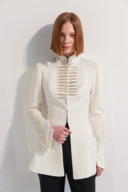 Белый день: из чего состоит свадебная капсула Мадины Саральп для Front (фото 24)