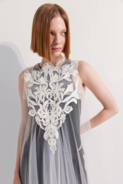 Белый день: из чего состоит свадебная капсула Мадины Саральп для Front (фото 22)