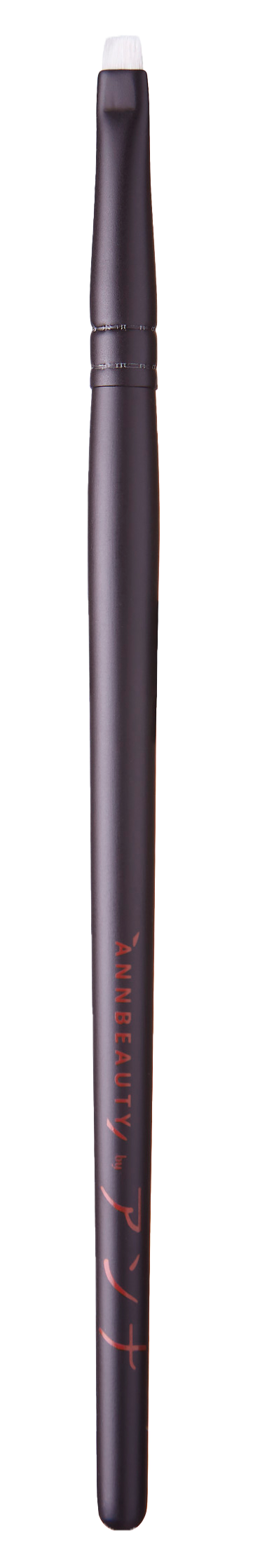 Васильковая вода для лица, кисть для межреснички и другие бьюти-новинки недели (фото 2)