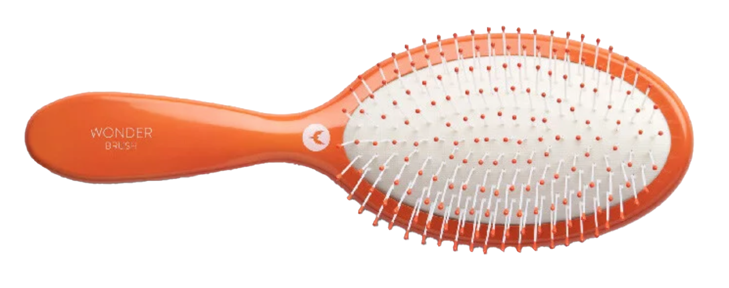 Васильковая вода для лица, кисть для межреснички и другие бьюти-новинки недели (фото 7)