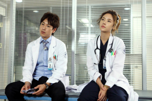 Преппи, ханбок и панк: учимся стилю у героев корейских дорам (фото 67)