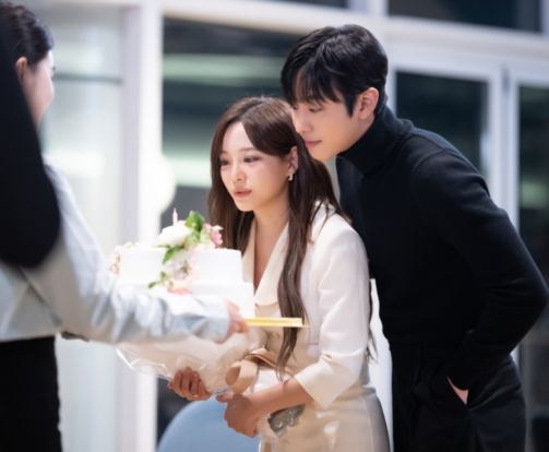 Преппи, ханбок и панк: учимся стилю у героев корейских дорам (фото 7)