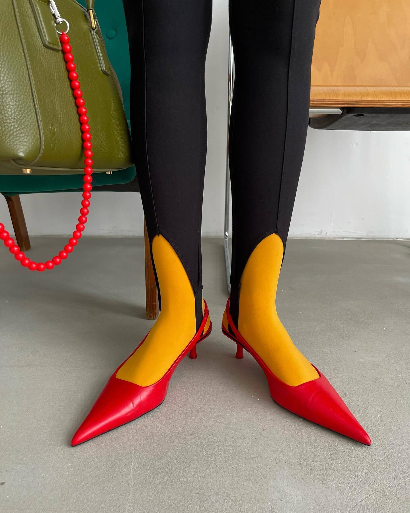 Новое имя. Radvga — бренд цветных колготок, которые выражают настроение (фото 12)