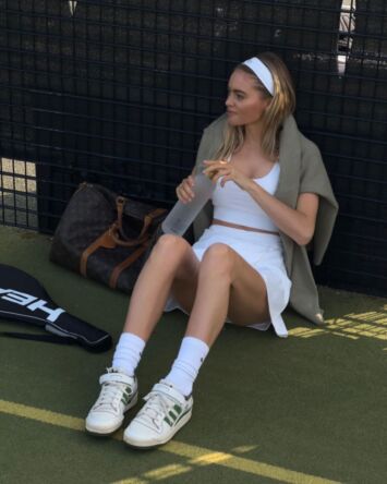 Ракетку в руки: что такое tennis core и у каких локальных (и не только) брендов его искать (фото 25)