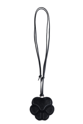 Шарфы-сосиски и гребни для волос: подробный гид по обвесу на сумки (фото 44)