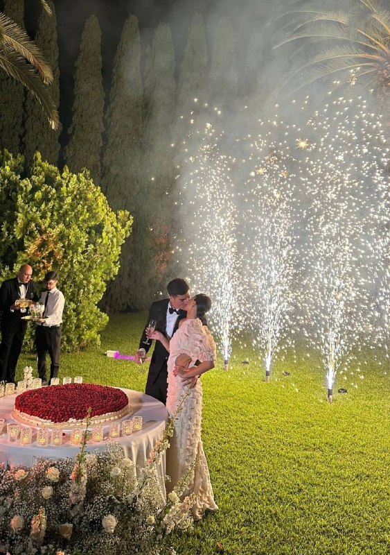 Самые красивые свадьбы лета 2024. Выбор BURO. (фото 35)