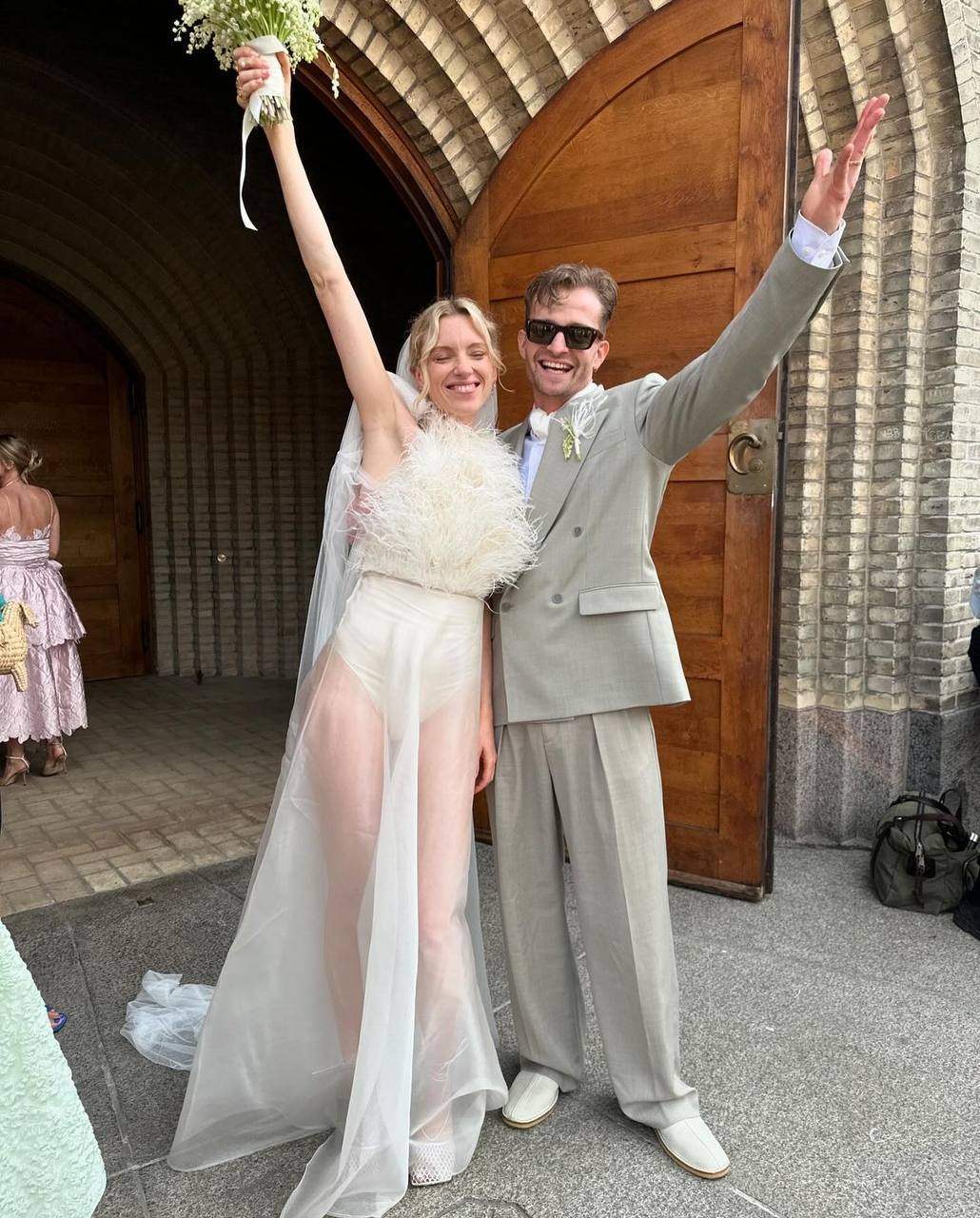 Самые красивые свадьбы лета 2024. Выбор BURO. (фото 26)