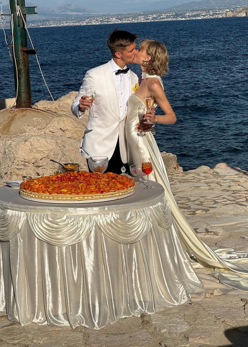 Самые красивые свадьбы лета 2024. Выбор BURO. (фото 18)