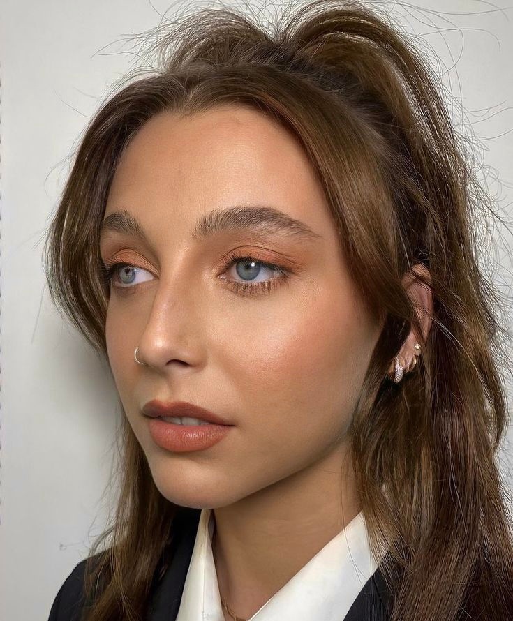 Beauty mainstay: тренд на активный румянец — носим как Хейли Бибер, Сабрина Карпентер и Кайли Дженнер (фото 20)