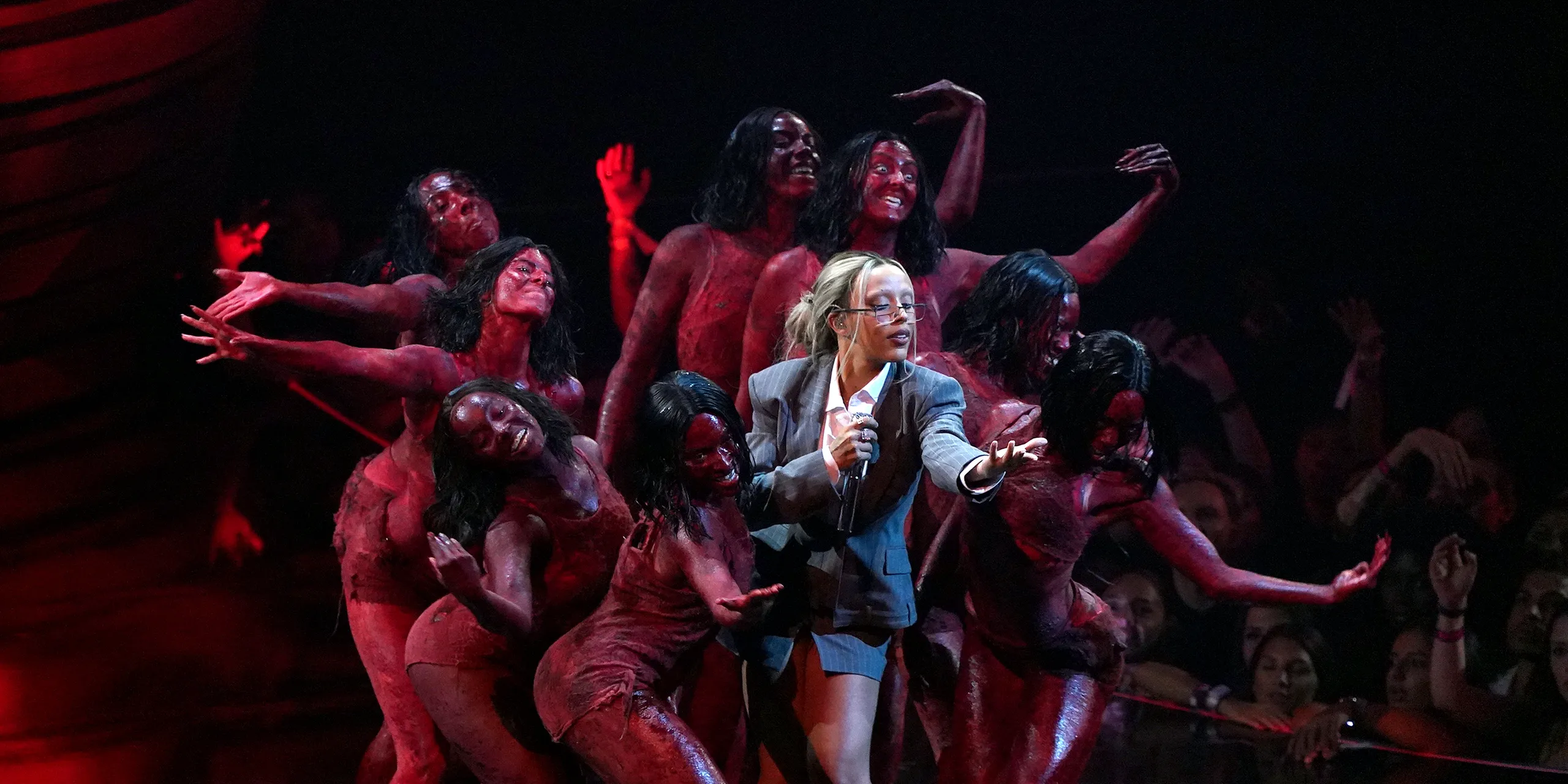 Video Music Awards 40 лет: самые яркие моменты музыкальной премии MTV (фото 20)