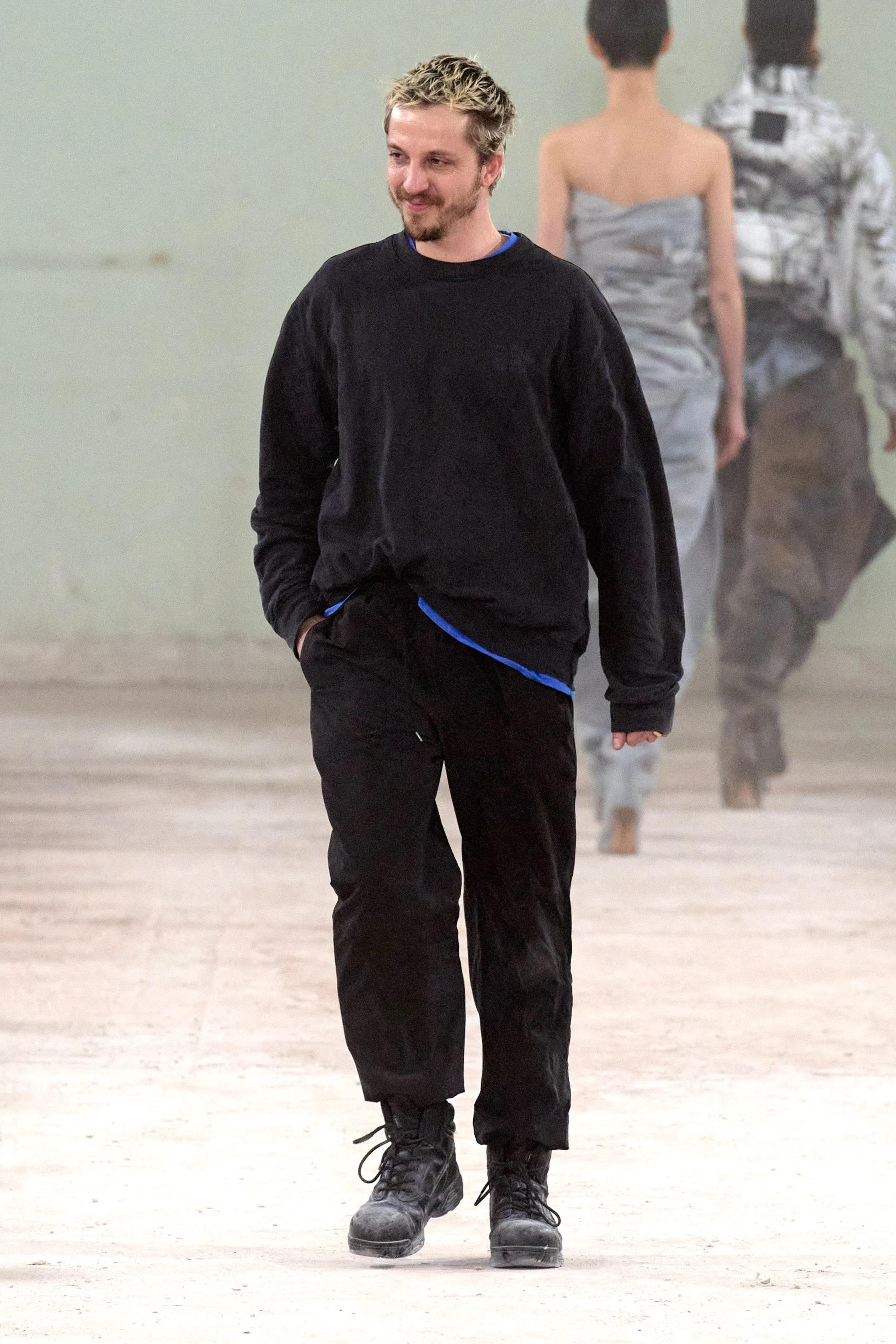 Асимметрия, модульность и квинтэссенция повседневности: 10 причин, по которым мы любили Гленна Мартенса в Y/Project (фото 22)