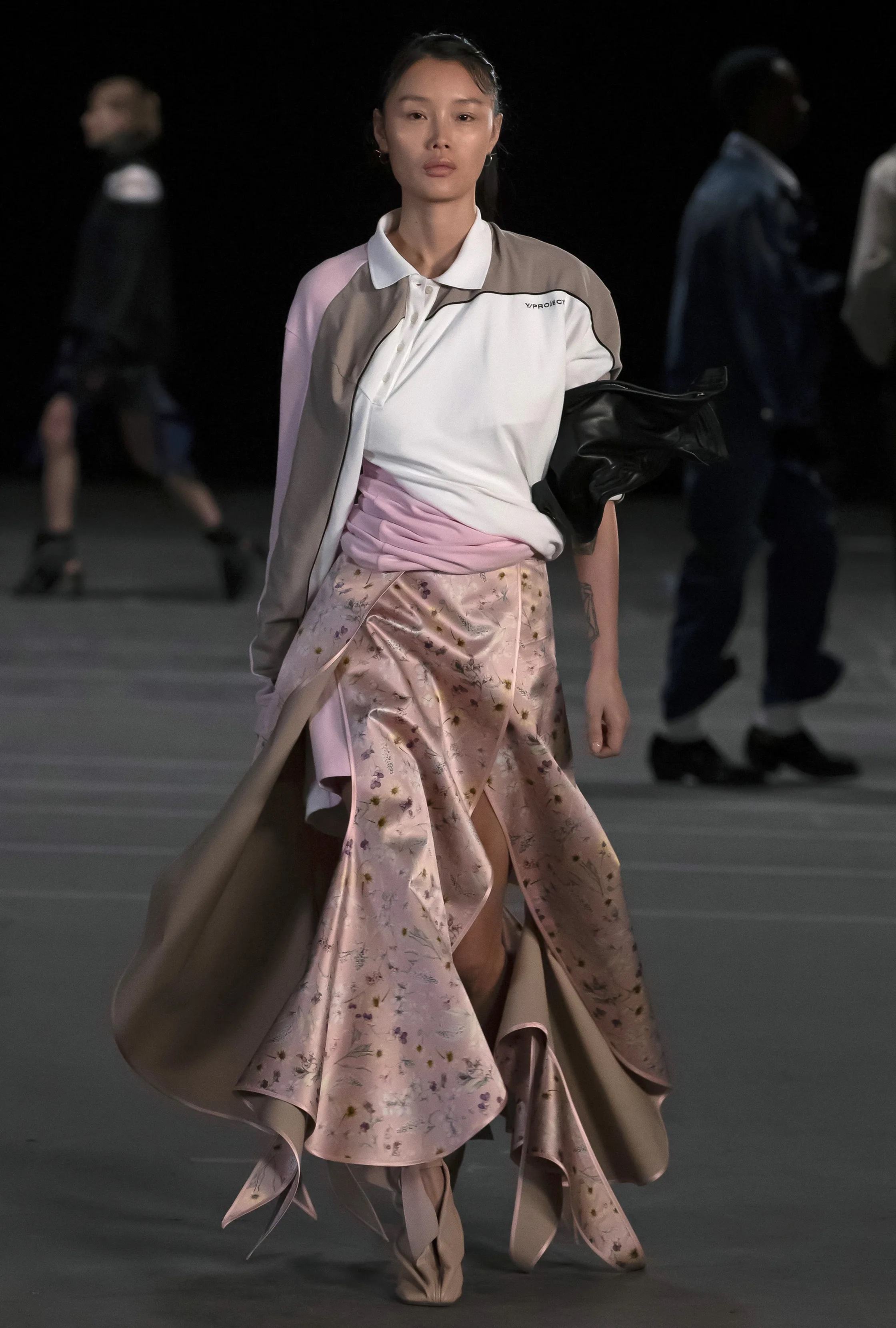 Асимметрия, модульность и квинтэссенция повседневности: 10 причин, по которым мы любили Гленна Мартенса в Y/Project (фото 8)