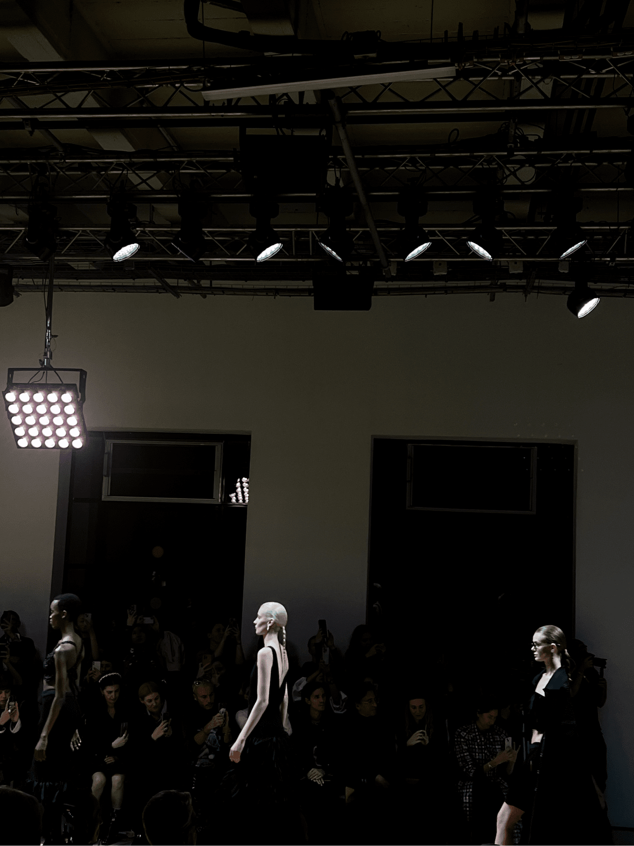 Дебют Luis De Javier и первый показ Dries Van Noten без Дриса: чем запомнилась Неделя моды в Париже продюсеру BURO. Полине Влади (фото 3)