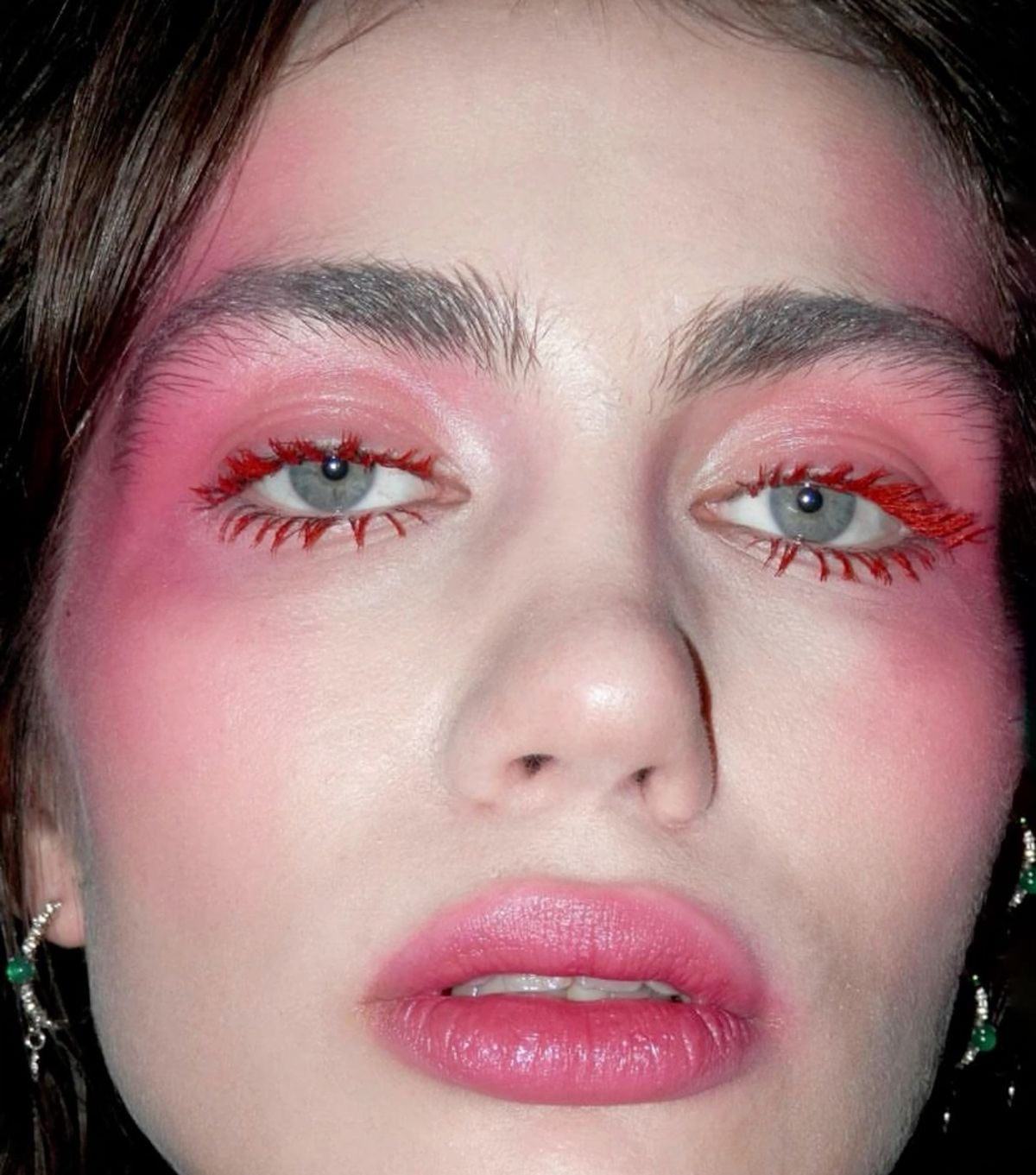 Black mascara is dead: тренд на цветную тушь — носим как Лила Мосс, Джулия Фокс и Доджа Кэт (фото 29)