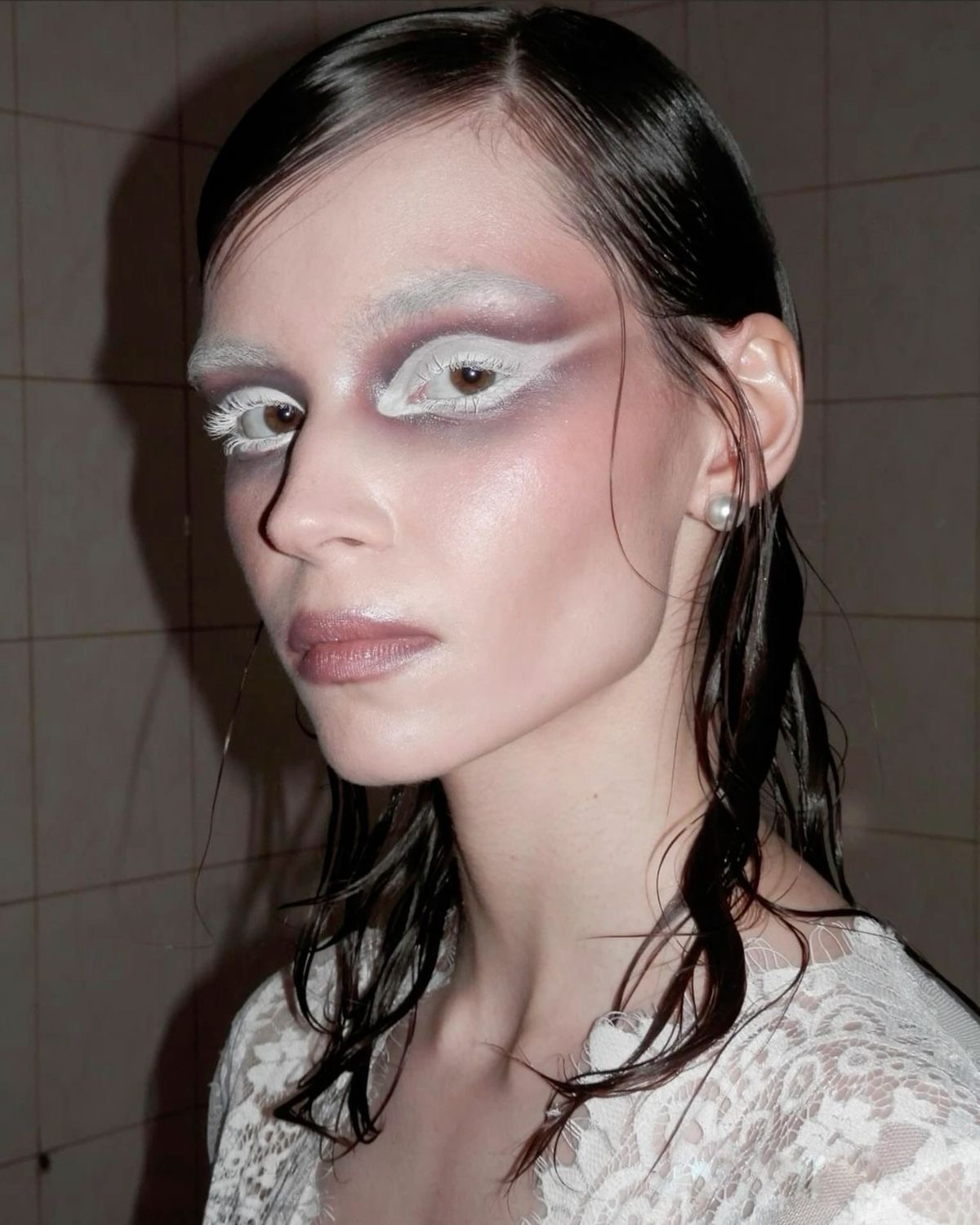 Black mascara is dead: тренд на цветную тушь — носим как Лила Мосс, Джулия Фокс и Доджа Кэт (фото 11)