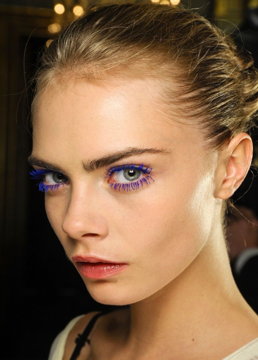 Black mascara is dead: тренд на цветную тушь — носим как Лила Мосс, Джулия Фокс и Доджа Кэт (фото 17)