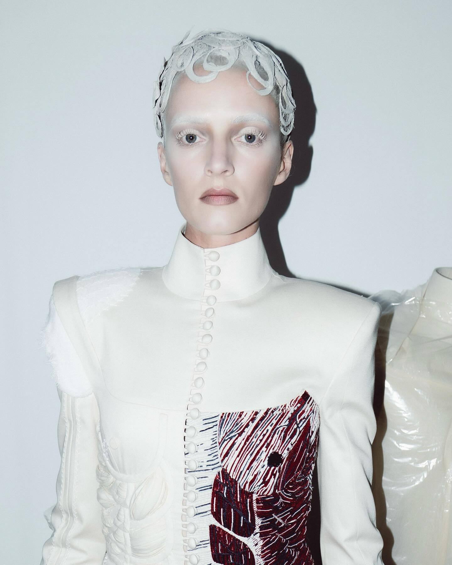 Исамайя Френч: что нужно знать о трендсеттере бьюти-индустрии и экспериментальной визажистке (фото 45)