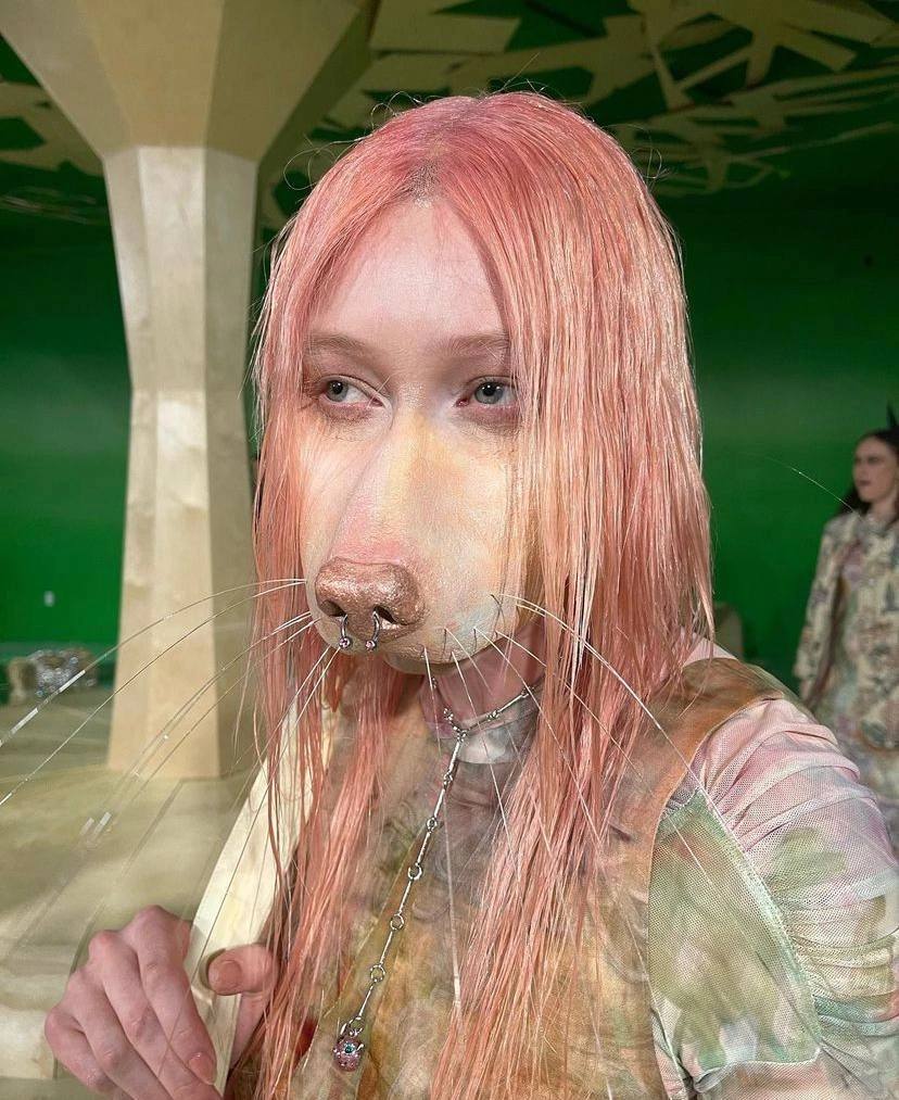 Исамайя Френч: что нужно знать о трендсеттере бьюти-индустрии и экспериментальной визажистке (фото 36)