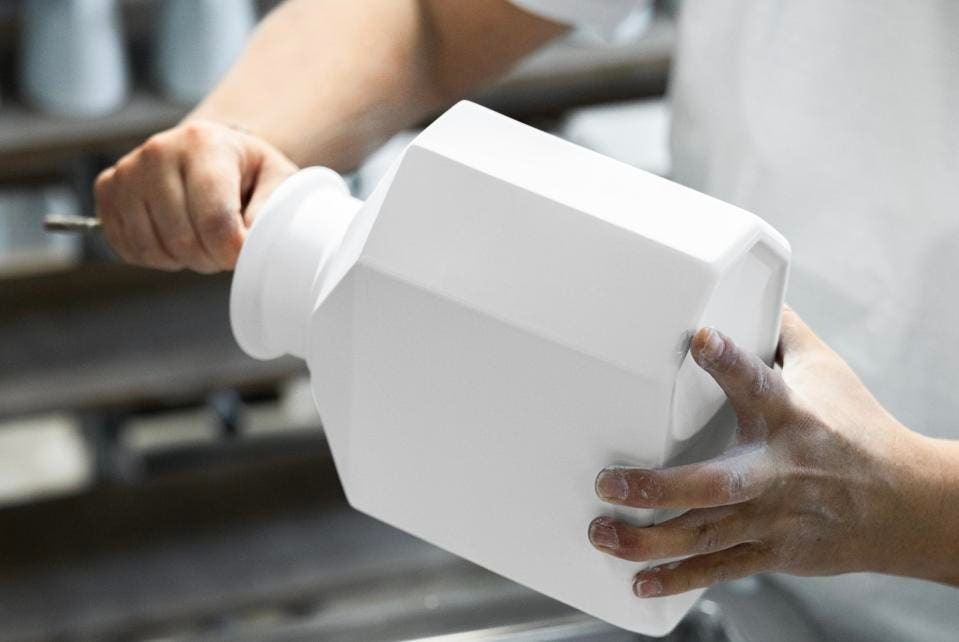 Сказки Miu Miu и бронзовая «Тыква L» Яёи Кусамы: чем запомнилась ярмарка Art Basel 2024 в Париже (фото 2)