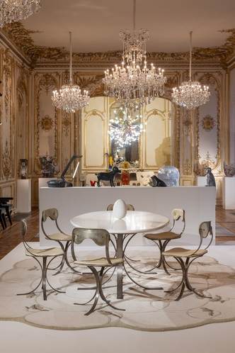 Сказки Miu Miu и бронзовая «Тыква L» Яёи Кусамы: чем запомнилась ярмарка Art Basel 2024 в Париже (фото 17)