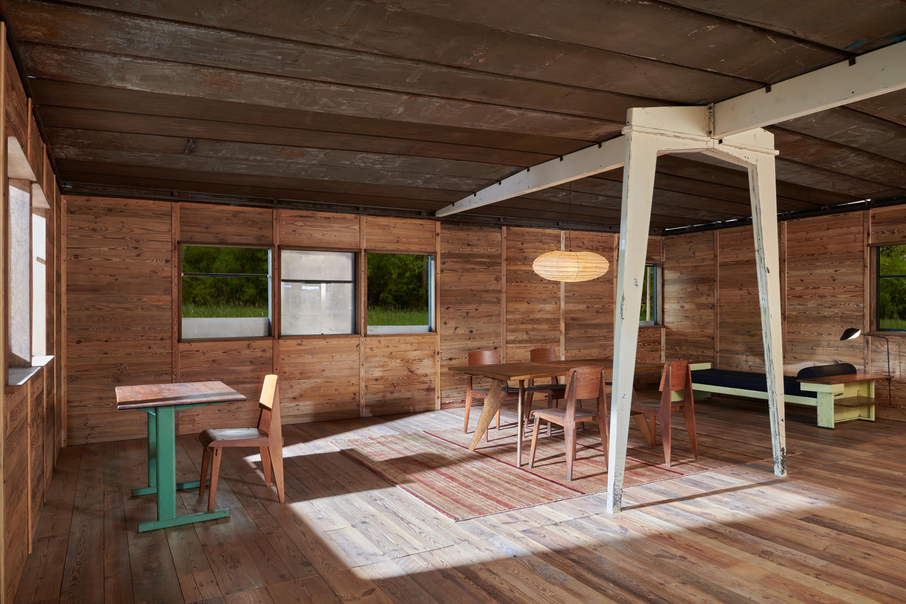 Сказки Miu Miu и бронзовая «Тыква L» Яёи Кусамы: чем запомнилась ярмарка Art Basel 2024 в Париже (фото 18)