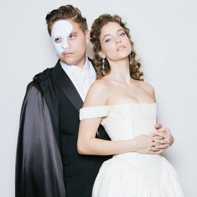 Барби Кайли Дженнер и принцесса Кайл Маклоклен: образы звезд на Хэллоуин с 2000 по 2025 год (фото 128)