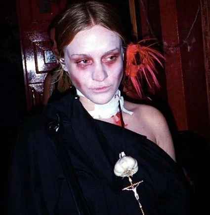 Барби Кайли Дженнер и принцесса Кайл Маклоклен: образы звезд на Хэллоуин с 2000 по 2025 год (фото 2)