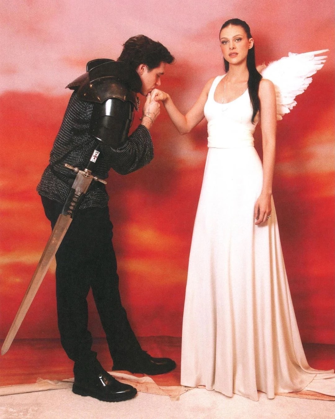 Барби Кайли Дженнер и принцесса Кайл Маклоклен: образы звезд на Хэллоуин с 2000 по 2025 год (фото 86)