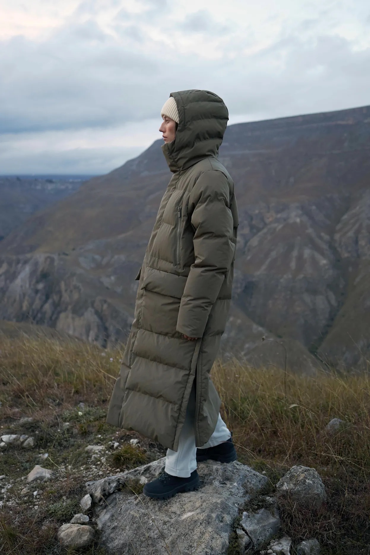 Нам не приснилось. 20 модных пуховиков-одеял — и все от российских брендов (фото 38)