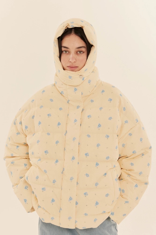 Нам не приснилось. 20 модных пуховиков-одеял — и все от российских брендов (фото 37)