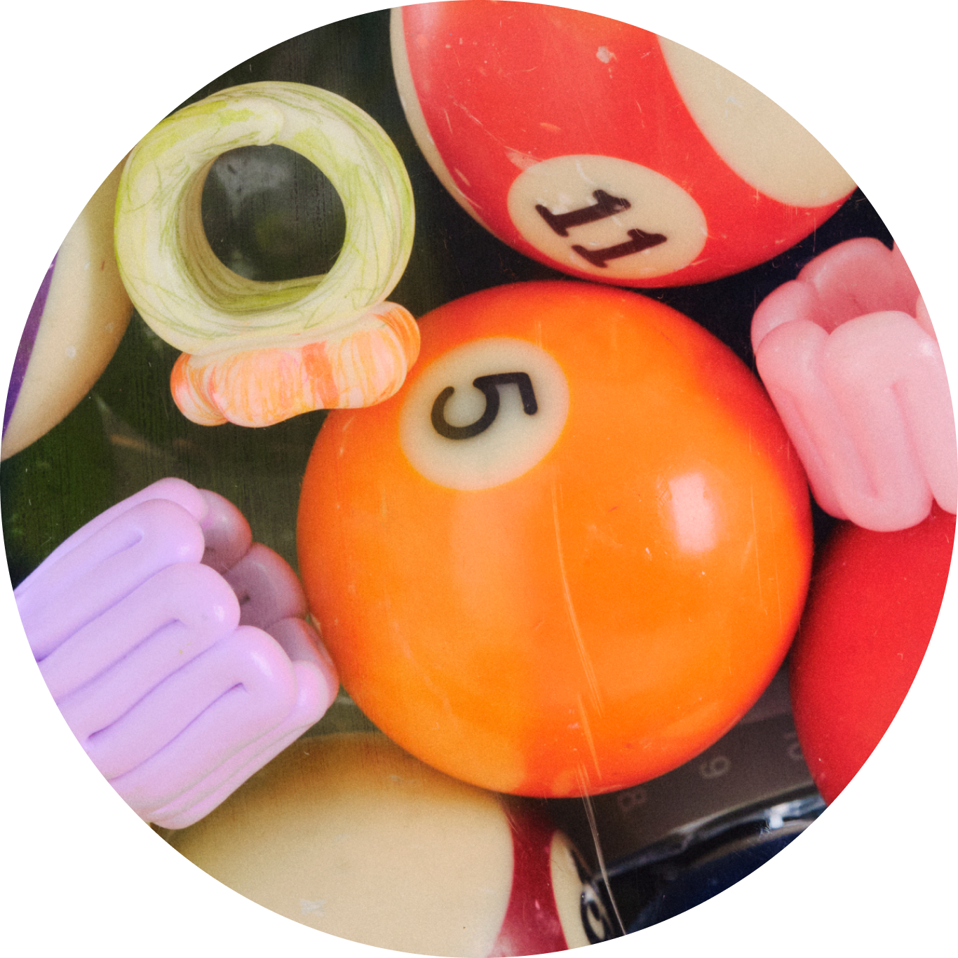 Новое имя. Bom.bi.bom — «пластилиновые» украшения, будто из детства (фото 12)