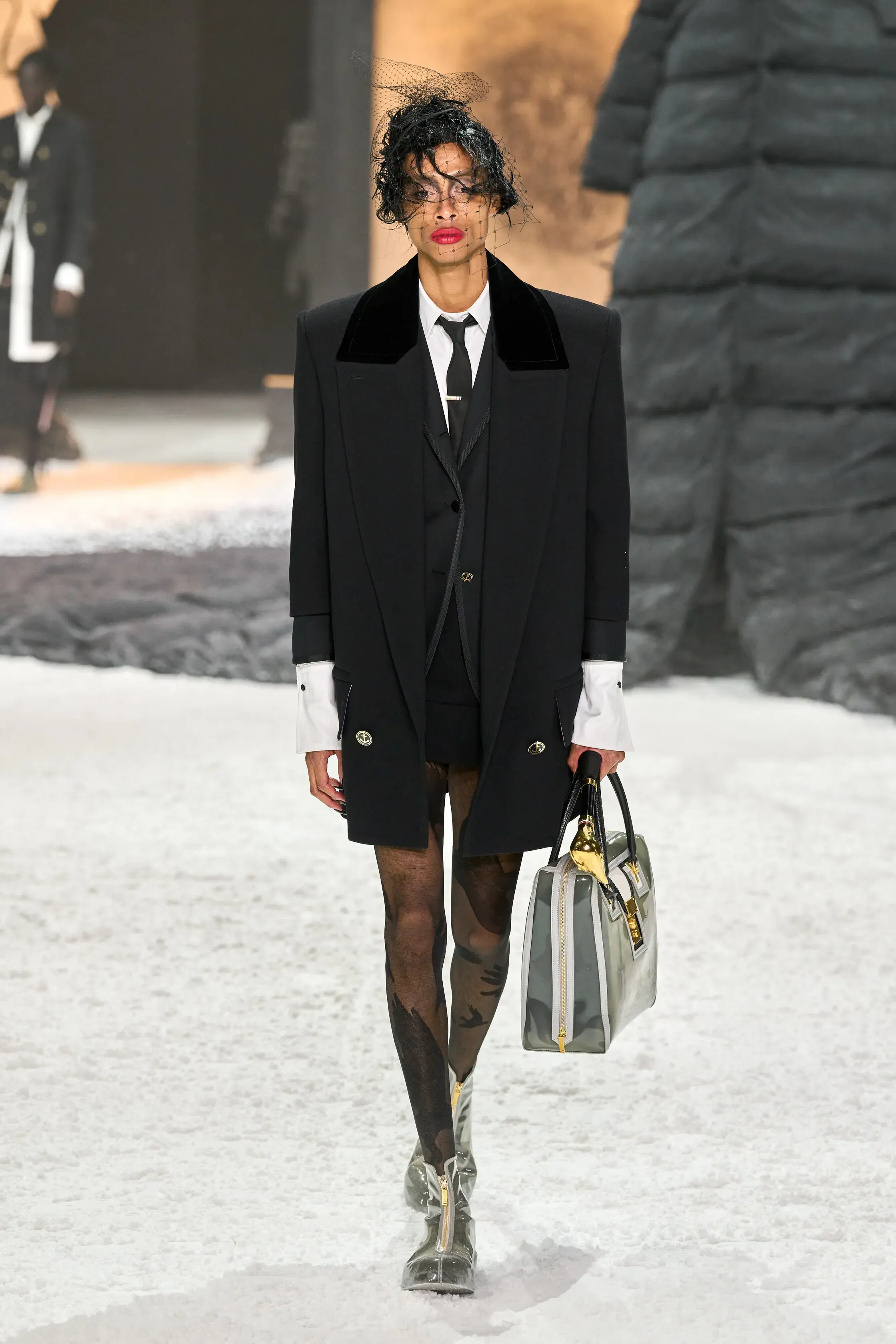 Марлен Дитрих и Кэтрин Хепберн: как женщины надели смокинги (фото 33)