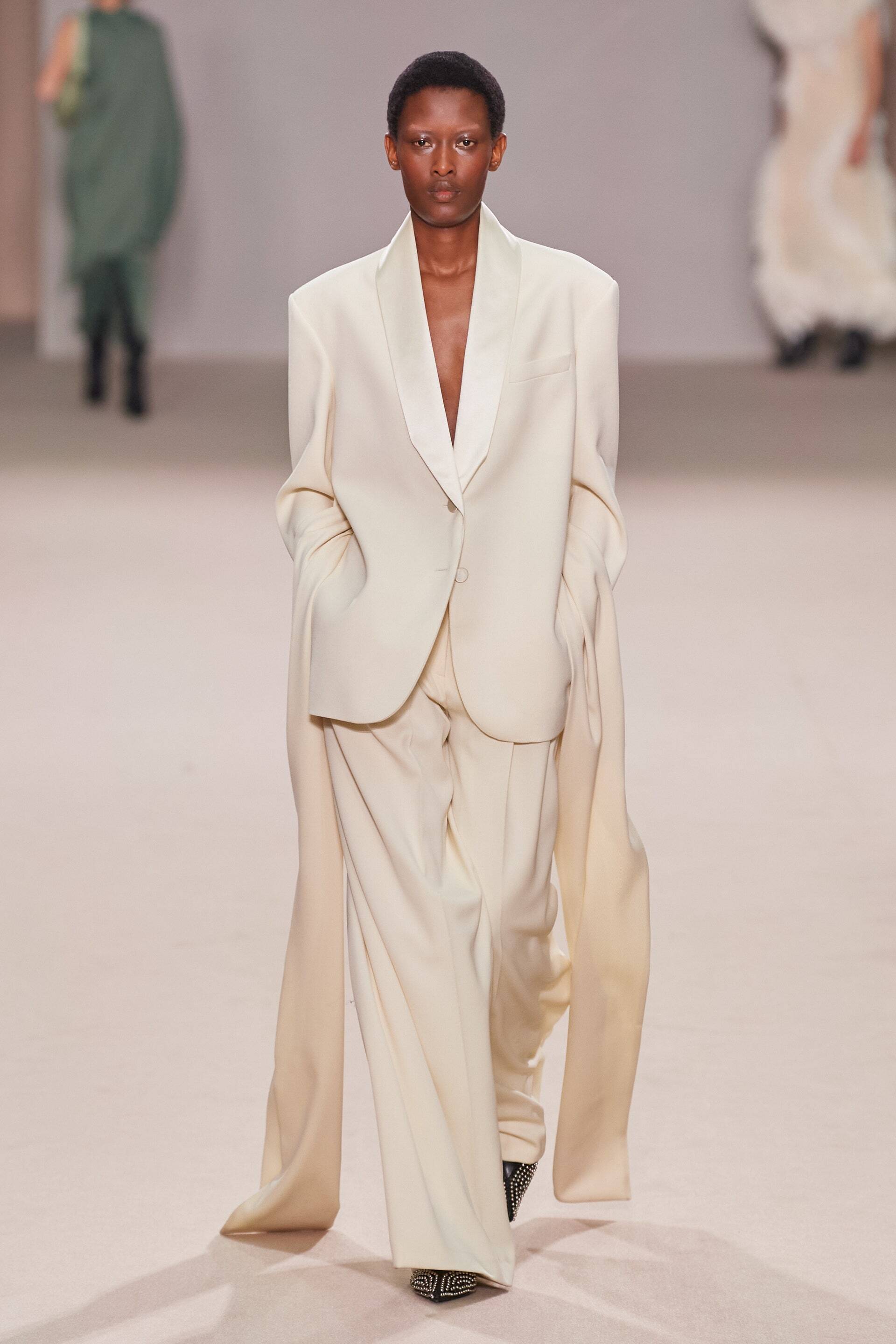 Марлен Дитрих и Кэтрин Хепберн: как женщины надели смокинги (фото 34)