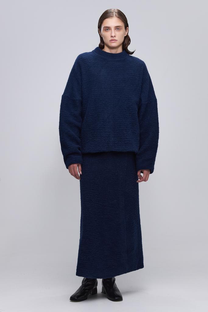 Крупной вязки, оверсайз и с вышивкой: 20 модных свитеров локальных брендов (фото 34)