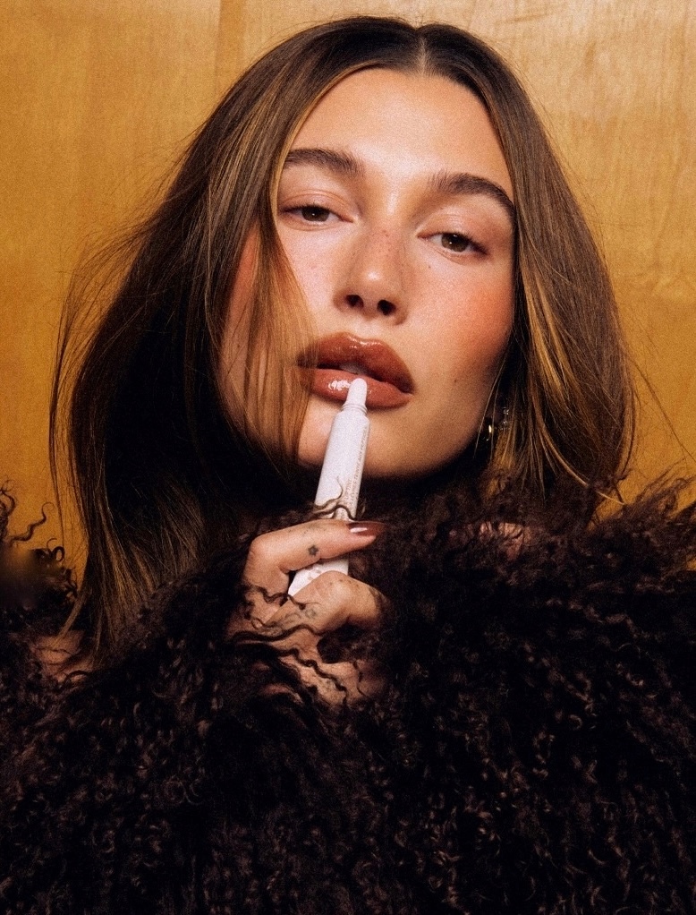 Cinnamon makeup. Тренд на макияж, вдохновленный бальзамом Rhode — носим как Хейли Бибер и Кайя Гербер (фото 4)