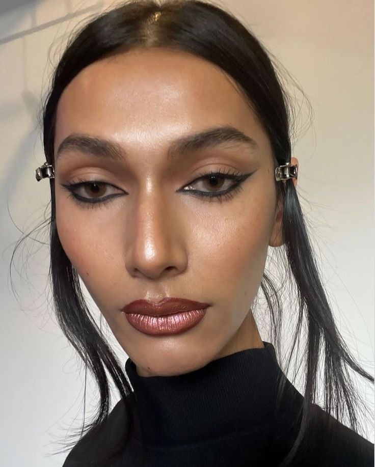 Cinnamon makeup. Тренд на макияж, вдохновленный бальзамом Rhode — носим как Хейли Бибер и Кайя Гербер (фото 23)